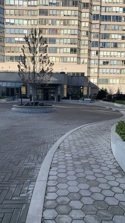 30 Greenfield Avenue 1708, Toronto C14, On M2n 6n3