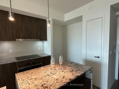 1 Bloor Street E 3205, Toronto, On M4w 0a8