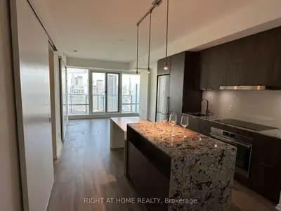 1 Bloor Street E 3205, Toronto C08, On M4w 0a8