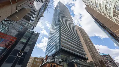 15 Grenville Street 1507, Toronto C01, On M4y 0b9