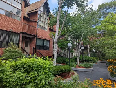 17 Pembroke Street 10, Toronto C08, On M5a 2n6