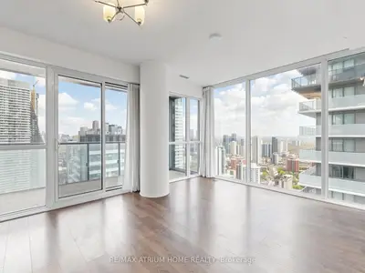 15 Grenville Street 4308, Toronto C01, On M4y 0b9