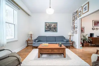 74 Wolseley Street, Toronto C01, On M5t 1a5