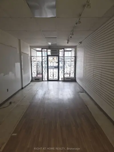 654 Bloor Street W, Toronto C02, On M6g 1k9