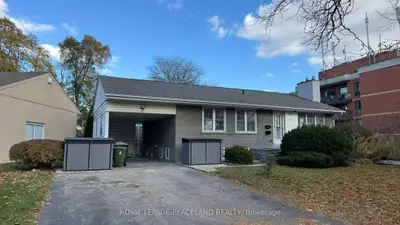 66 Paperbirch Drive Upper, Utility Included, Toronto C13, On M3c 2e7