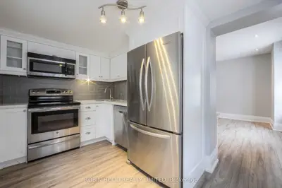 271 Albany Avenue Unit 1, Toronto C02, On M5r 3c7