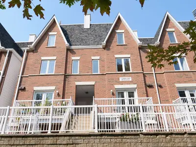 12 Sudbury Street 210, Toronto C01, On M6j 3w7