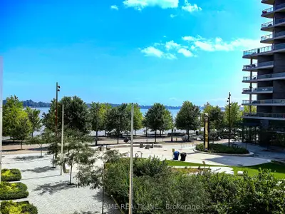 #202 118 Merchants' Wharf, Toronto C08, On, M5a 0l3
