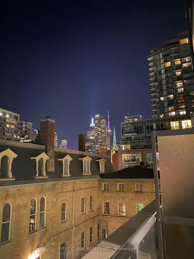 105 George Street 307, Toronto C08, On M5a 2n4