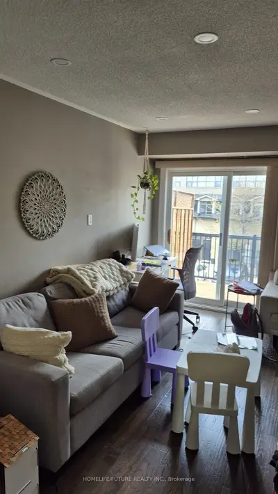 262 St. Helen's Avenue 213, Toronto C01, On M6h 4a4