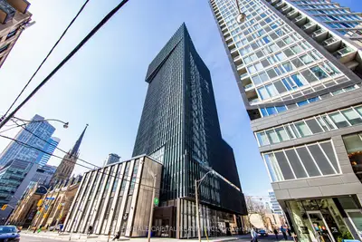 60 Shuter Street 1509, Toronto C08, On M5b 0b7