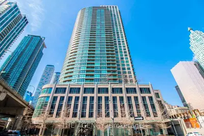 18 Yonge Street 1016, Toronto C01, On M5e 1z8