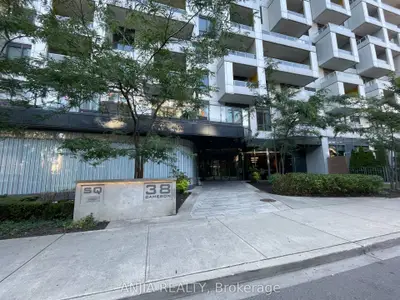 38 Cameron Street 219, Toronto C01, On M5t 0c3