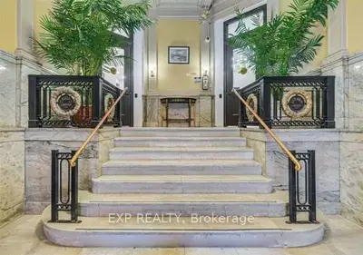 73 Richmond Street W, Toronto, On M5h 4e8