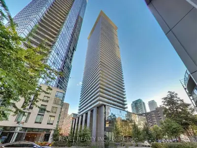 33 Charles Street E 2901, Toronto C08, On M4y 0a2