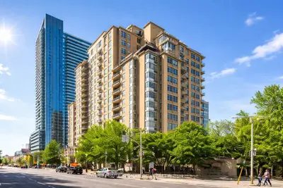 123 Eglinton Avenue E 813, Toronto C10, On M4p 1j2