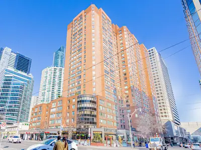 Condo Apartment in Toronto