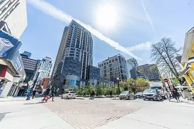 80 Cumberland Street 307, Toronto C02, On M5r 3v1