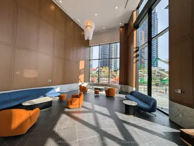 18 Esther Shiner Boulevard 549, Toronto C15, On M2k 0j7