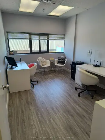 12 Upjohn Road 2a, Toronto, On M3b 2v9