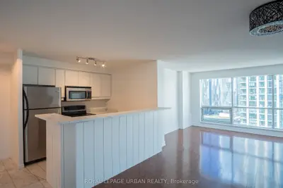 10 Yonge Street 2607, Toronto C01, On M5e 1r4