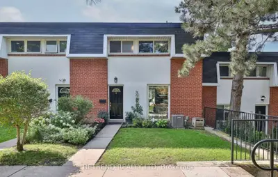 94 George Henry Boulevard 26, Toronto C15, On M2j 1e7