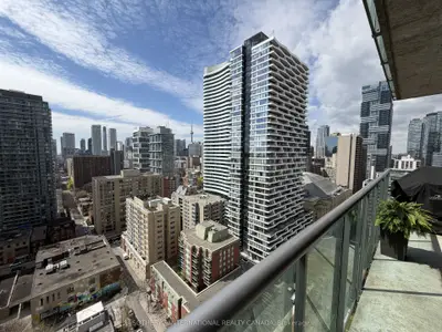 285 Mutual Street 2108, Toronto C08, On M4y 3c5