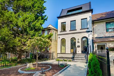 539 Crawford Street, Toronto C01, On M6g 3j9