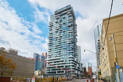 77 Shuter Street Ph10, Toronto C08, On M5b 0b8