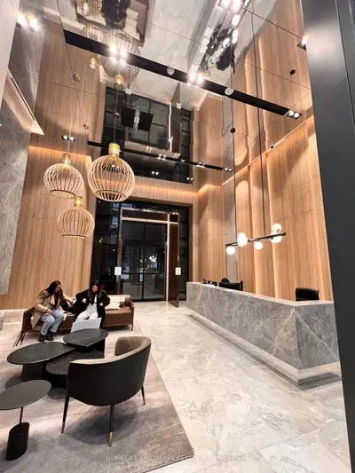 252 Church Street 2016, Toronto C08, On M5b 0e6
