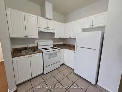 1801 Eglinton Avenue W 307, Toronto C03, On M6e 2h7