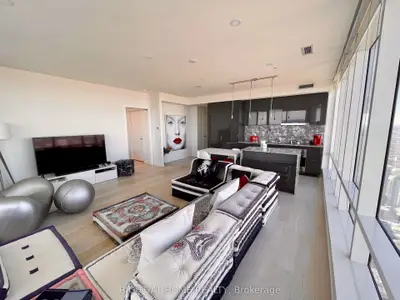 1 Bloor Street E 7401, Toronto C08, On M4w 1a9