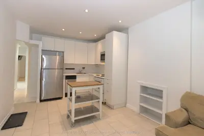 113 Mcgill Street 1, Toronto C08, On M5b 1h5