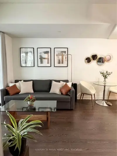 20 Bruyeres Mews 203, Toronto C01, On M5v 0g8