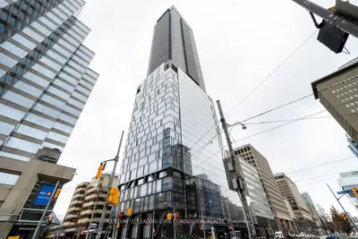 488 University Avenue 3906, Toronto C01, On M5g 1v2