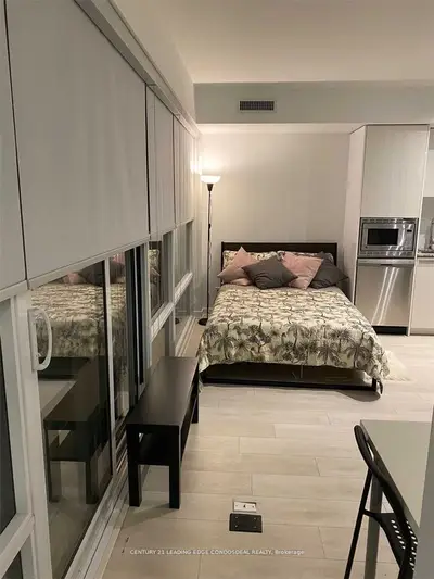 18 Maitland Terrace 1104, Toronto C08, On M4y 0h2