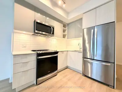 25 Holly Street 602, Toronto C10, On M4s 0e3