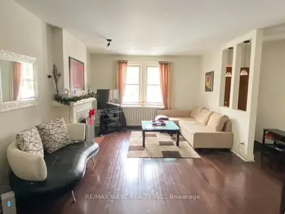 305 St Clair Avenue E Main Floor, Toronto C09, On M4t 1p3