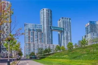 26 Capreol Court G17, Toronto C01, On M5v 4a3