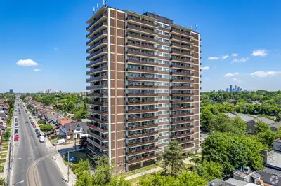 161 Oakwood Avenue 1905, Toronto C03, On M6e 2v2