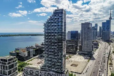 16 Bonnycastle Street 1211, Toronto C08, On M5a 0c9