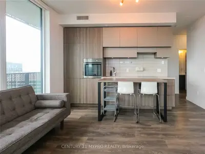 8 Eglinton Avenue E 1702, Toronto C10, On M4p 0c1