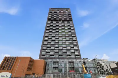 5 Quarrington Lane Road 1909, Toronto C13, On M3c 0s5