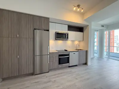 70 Princess Street 1701, Toronto C08, On M5a 0x6
