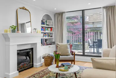212 St. George Street 102, Toronto C02, On M5r 2n5