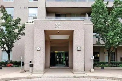 35 Empress Avenue 1809, Toronto C14, On M2n 6t3