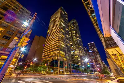 37 Grosvenor Street Ph3501, Toronto C01, On M4y 3g5