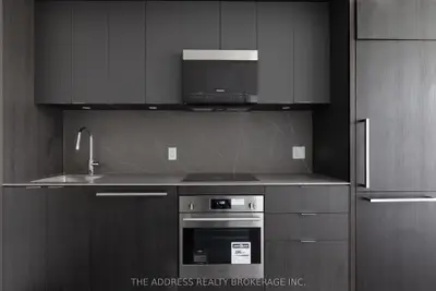 6 Greenbriar Road 212, Toronto C15, On M2k 0h6