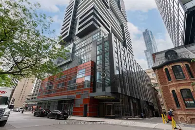 7 Grenville Street 5302, Toronto C01, On M4y 0e9