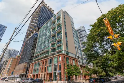 220 George Street Th2, Toronto C08, On M5a 2n1